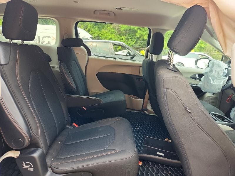 2020 CHRYSLER PACIFICA TOURING 11