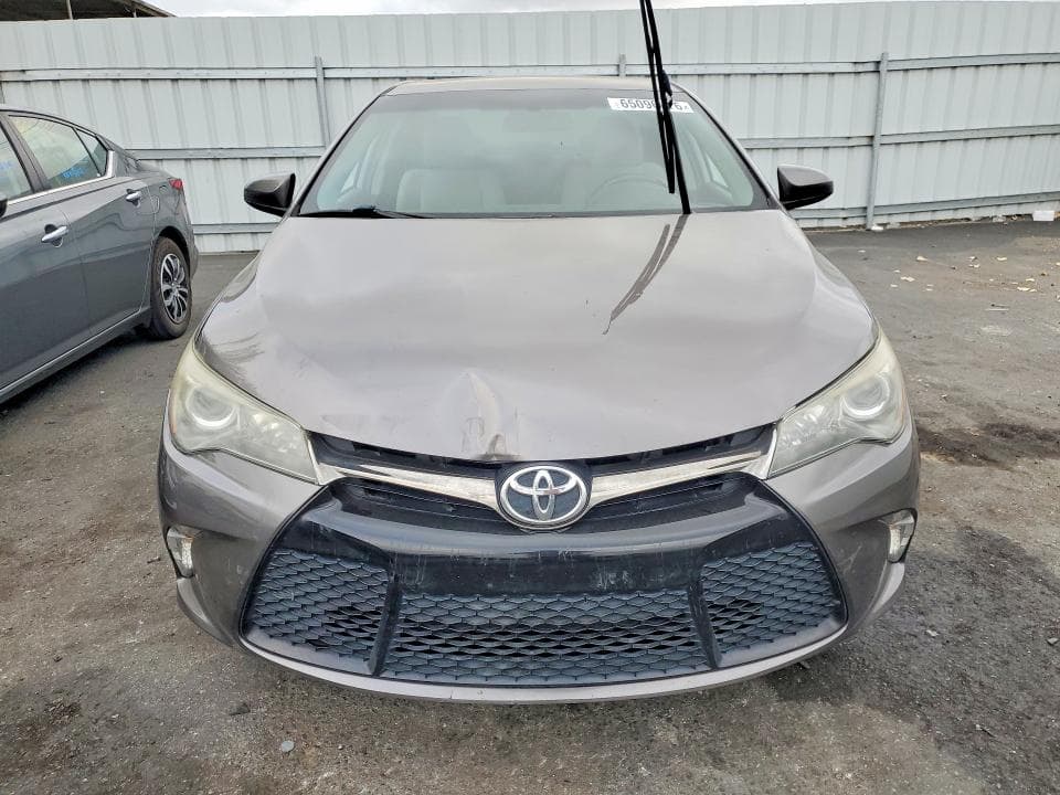 2017 TOYOTA CAMRY SE 5