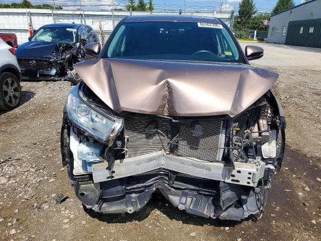 2018 TOYOTA HIGHLANDER LE 5