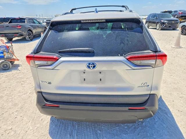 2020 TOYOTA RAV4 LE 6