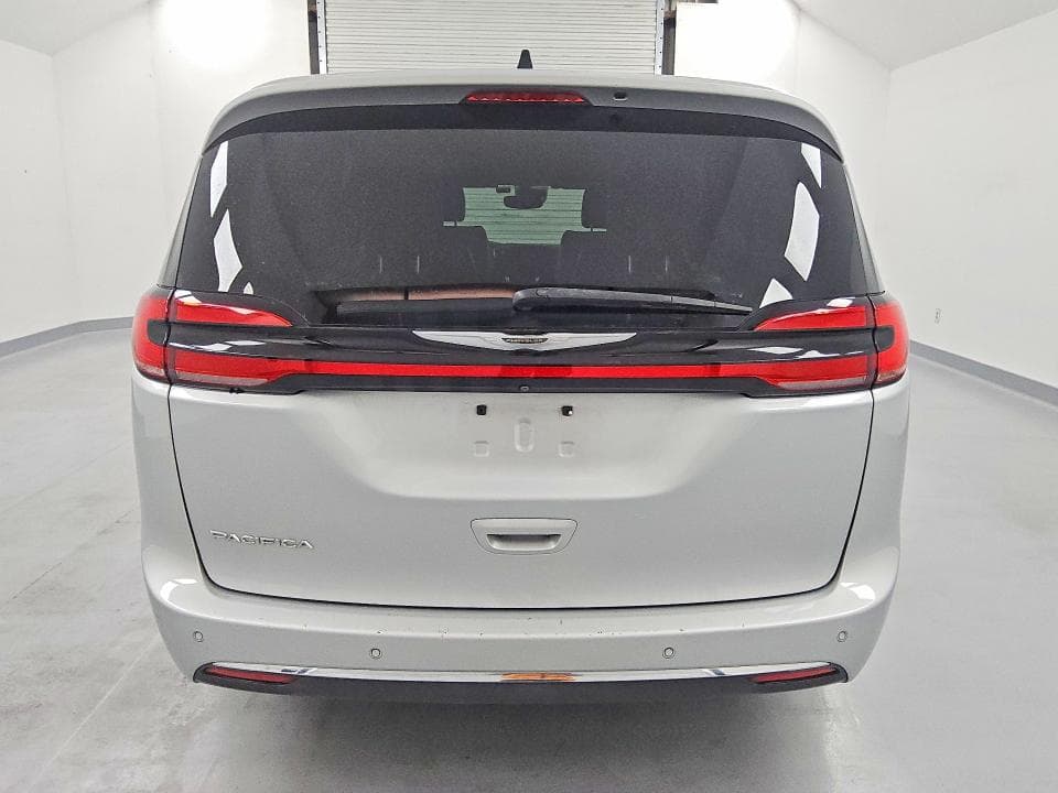 2023 CHRYSLER PACIFICA TOURING L 6