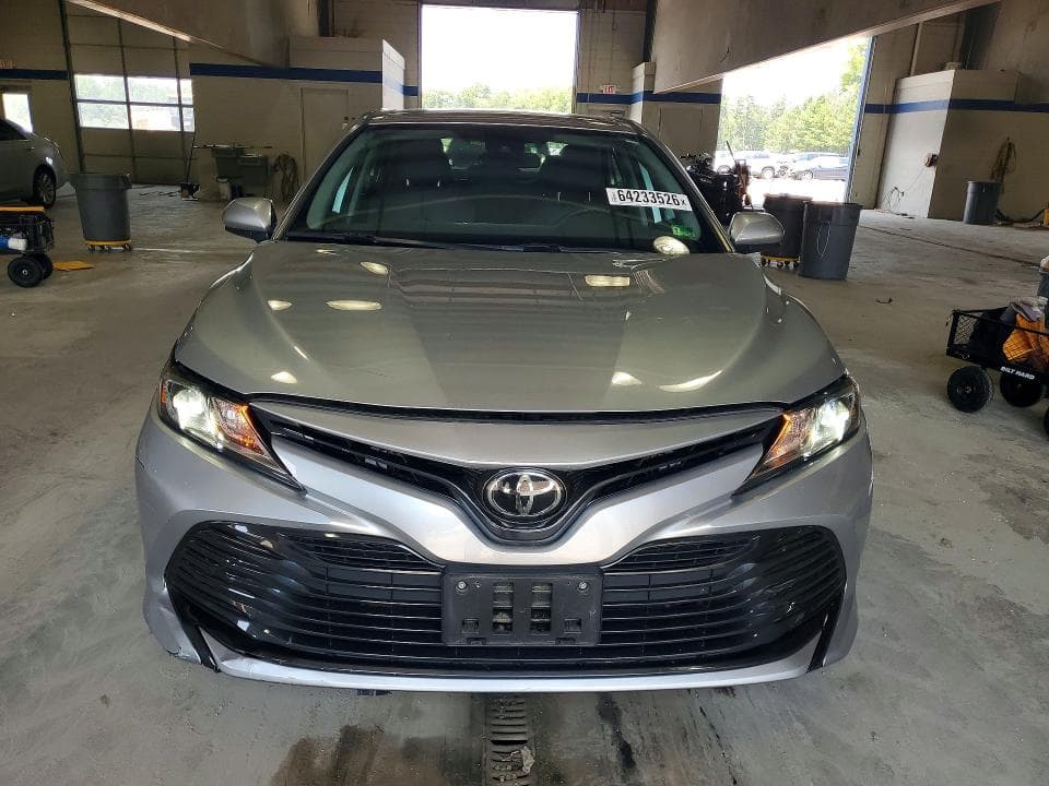 2019 TOYOTA CAMRY LE 5