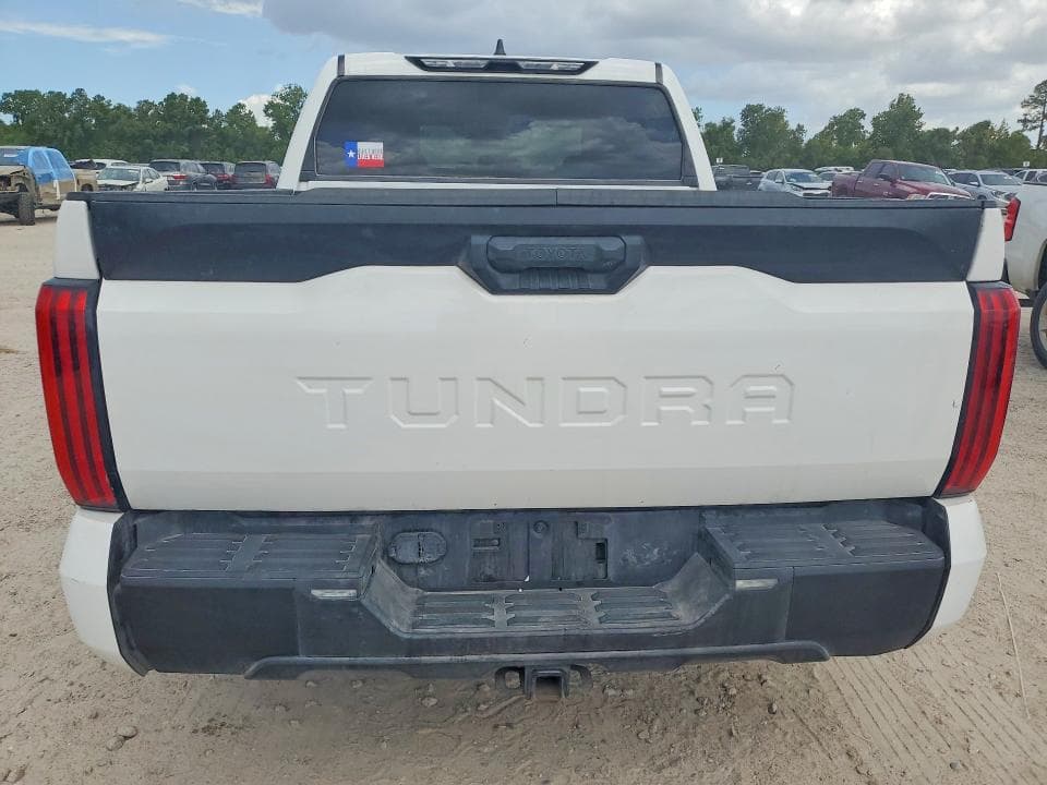 2024 TOYOTA TUNDRA SR 6