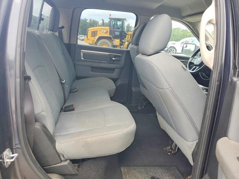 2019 RAM 1500 CLASSIC SLT 10