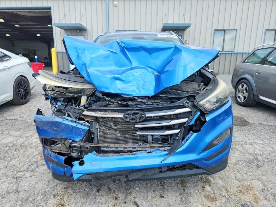 2017 HYUNDAI TUCSON SE 5