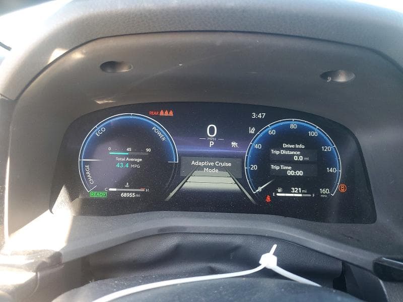 2025 TOYOTA CAMRY XLE 9