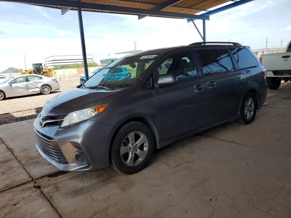 2019 TOYOTA SIENNA LE - 1