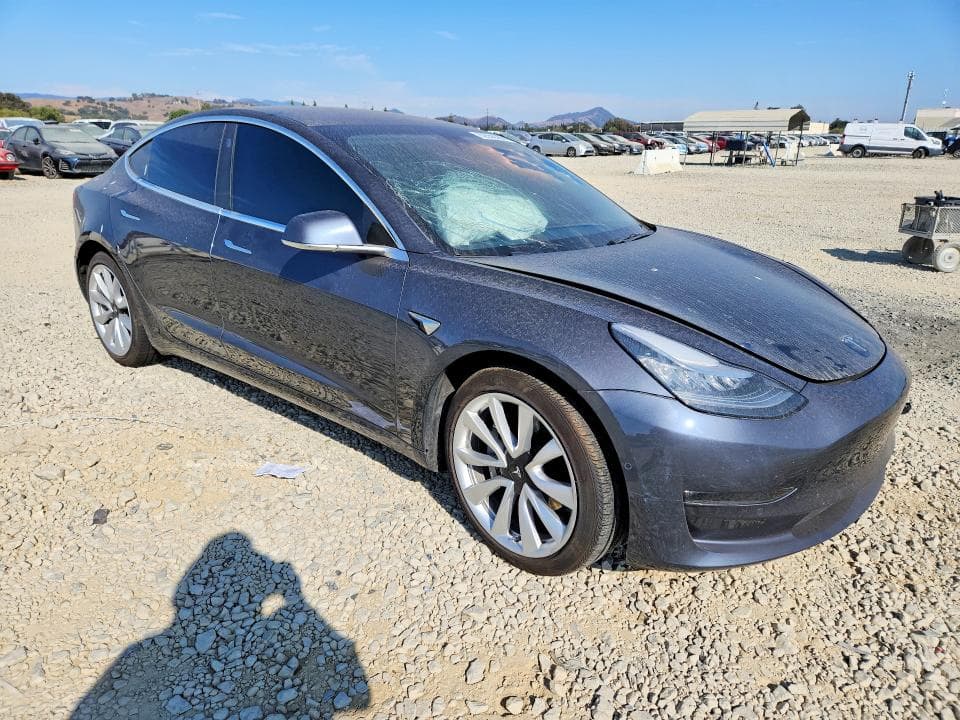 2018 TESLA MODEL 3 4