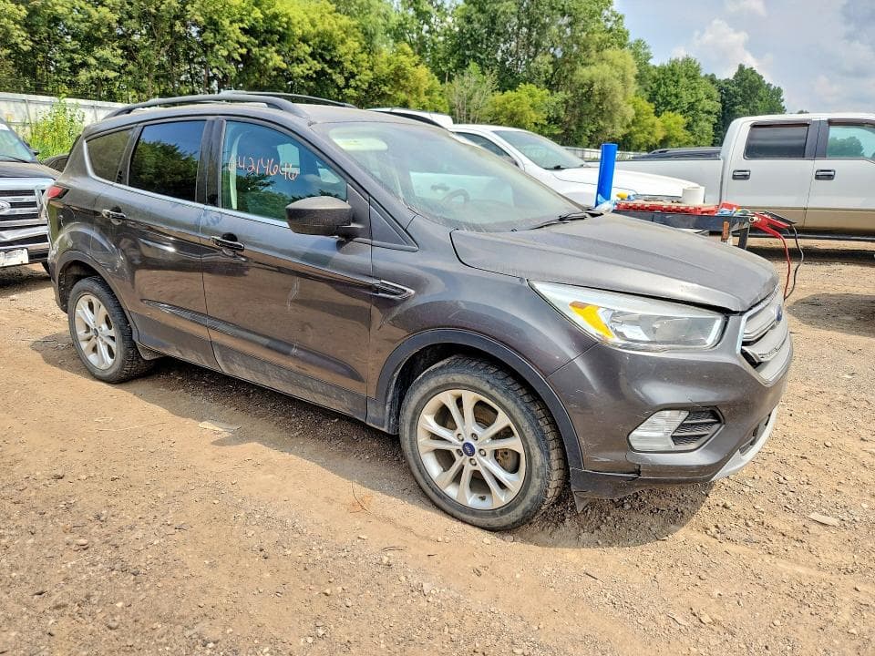 2017 FORD ESCAPE SE 4