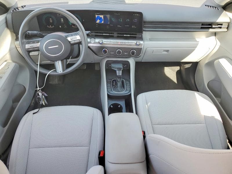 2025 HYUNDAI KONA SE 8
