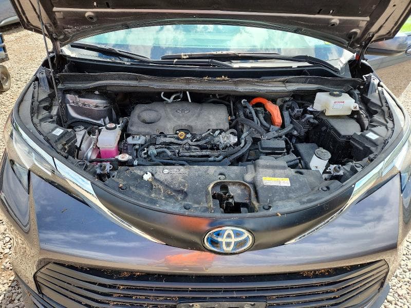 2022 TOYOTA SIENNA LE 12