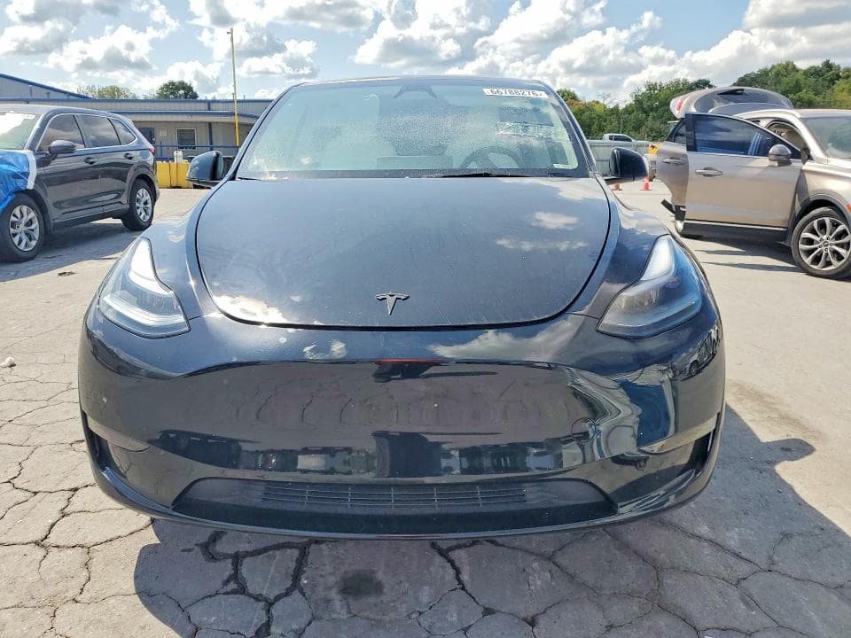2024 TESLA MODEL Y 5