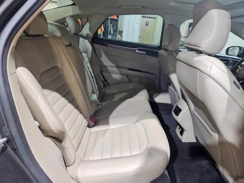 2017 FORD FUSION SE 10