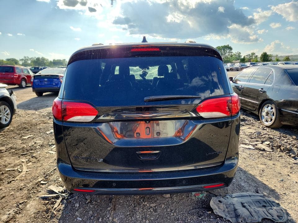 2018 CHRYSLER PACIFICA LIMITED 6