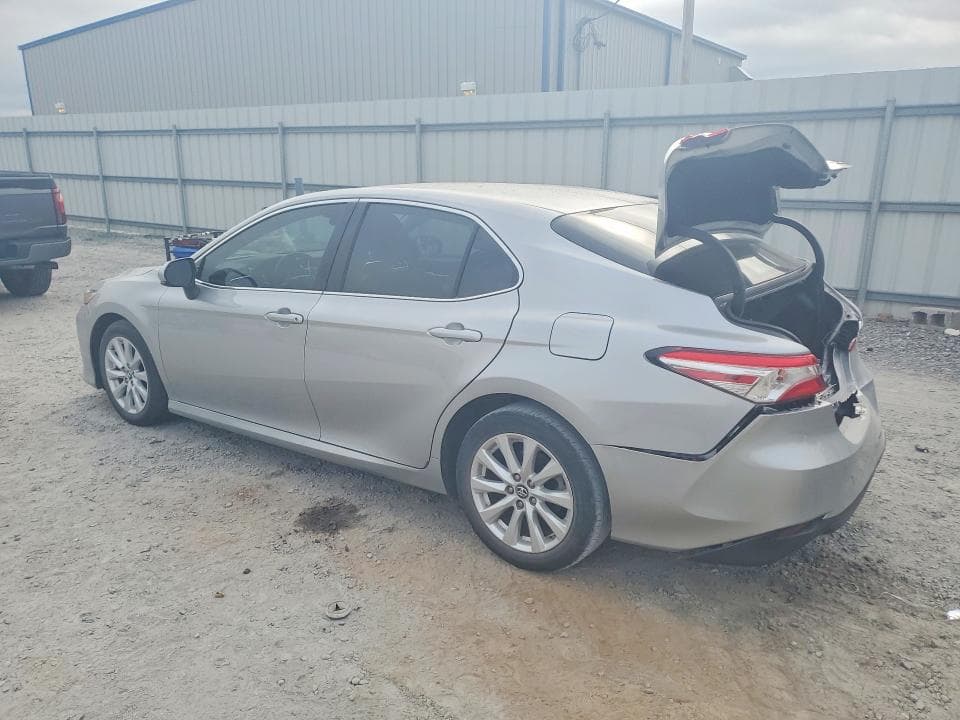 2018 TOYOTA CAMRY LE 2