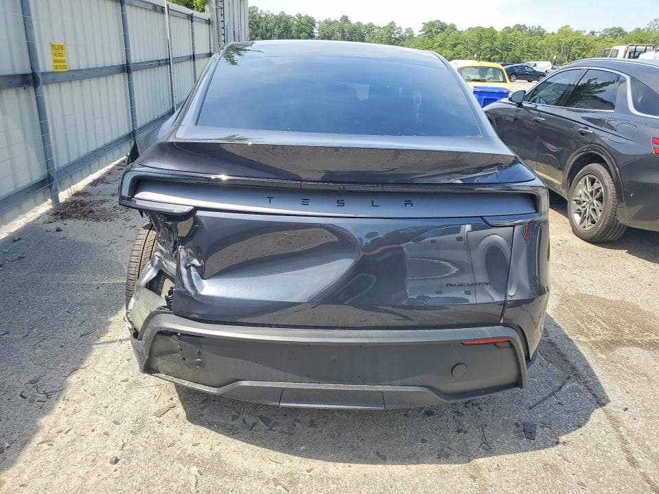 2026 TESLA MODEL Y 6
