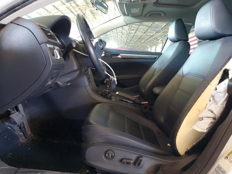 2018 VOLKSWAGEN PASSAT SE 7
