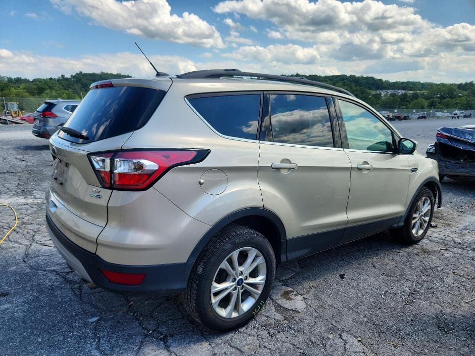 2017 FORD ESCAPE SE 3