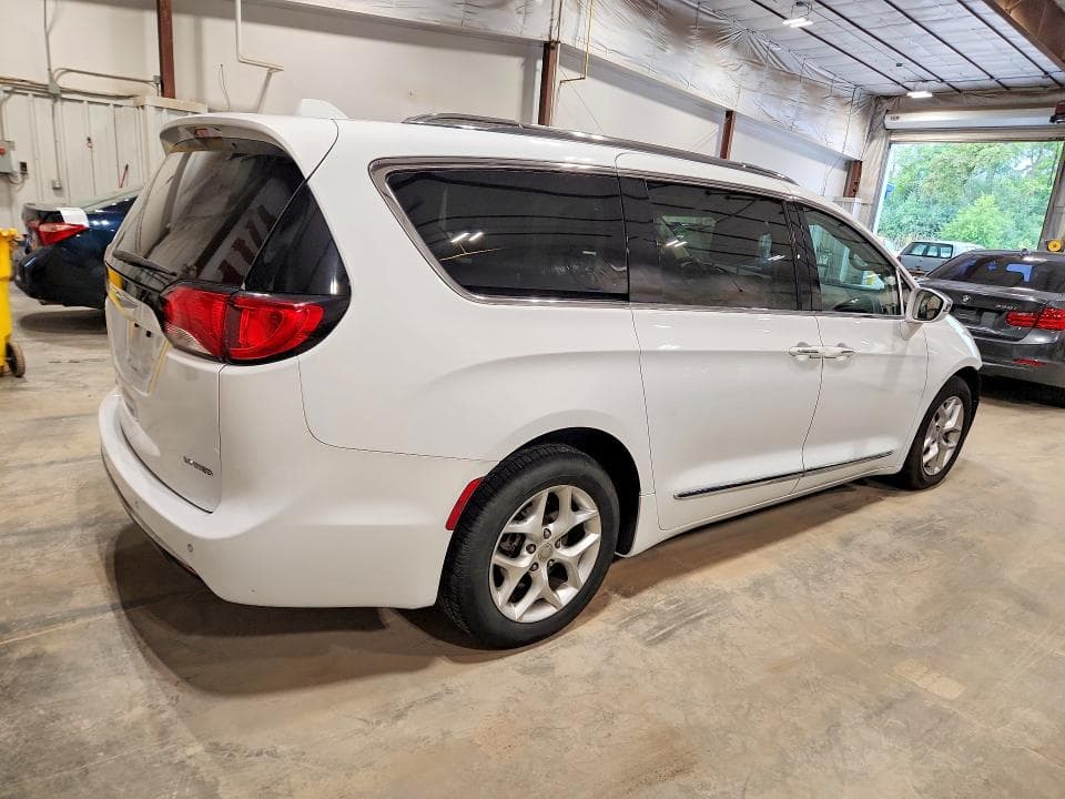 2020 CHRYSLER PACIFICA LIMITED 3