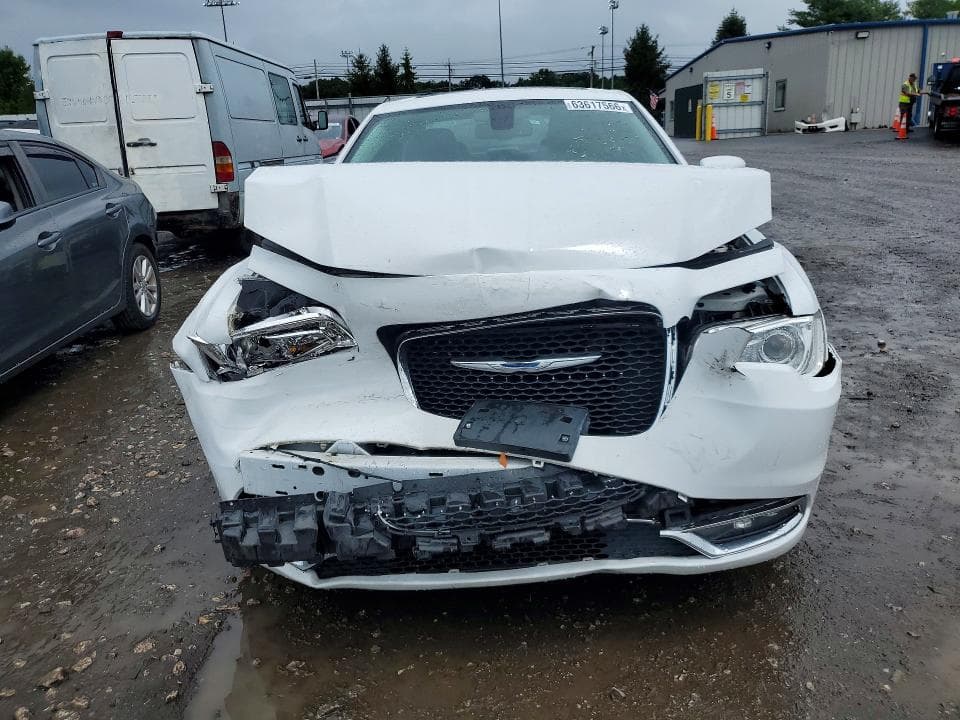 2017 CHRYSLER 300 LIMITED 5