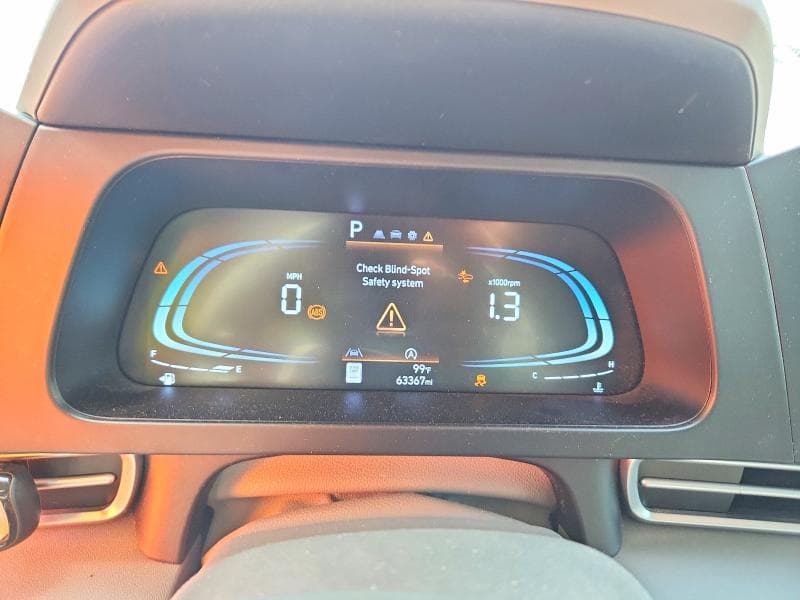 2024 HYUNDAI ELANTRA SE 9