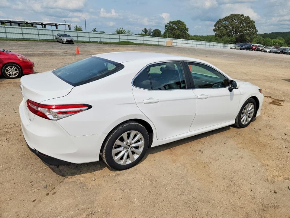 2018 TOYOTA CAMRY LE 3