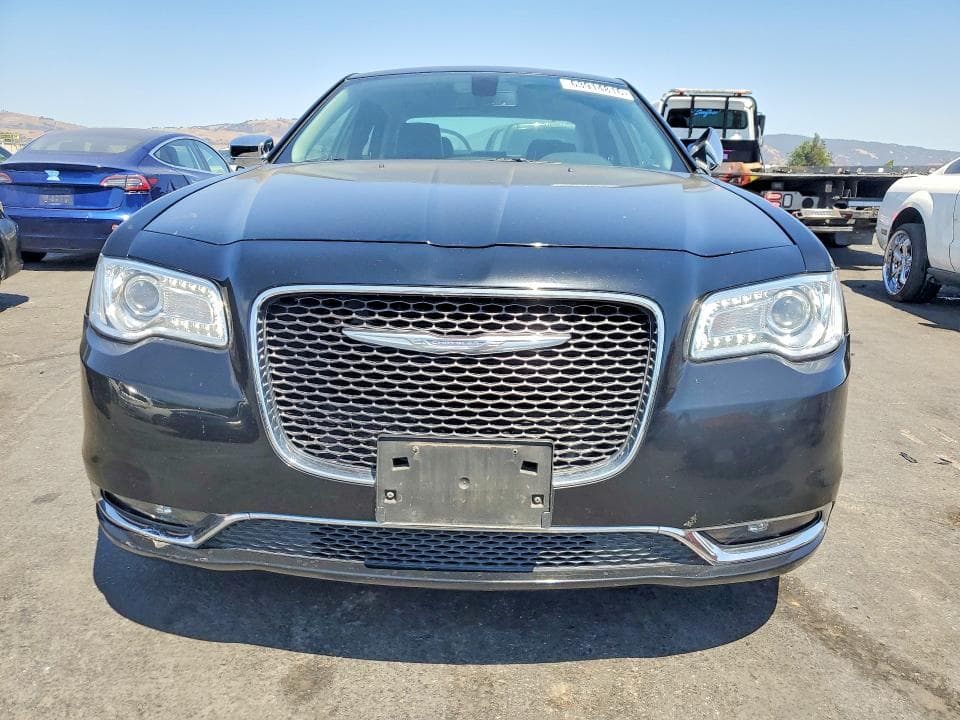 2017 CHRYSLER 300C 5
