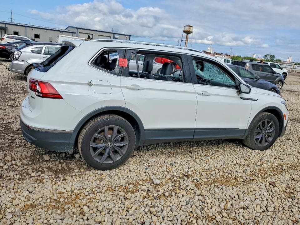 2022 VOLKSWAGEN TIGUAN SE 3