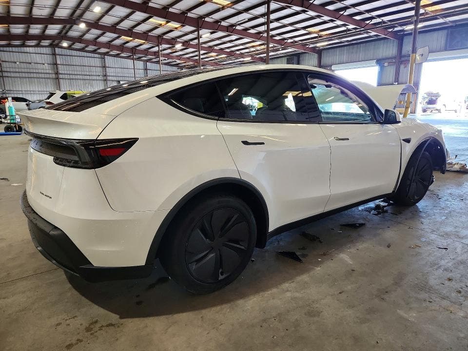 2026 TESLA MODEL Y 3