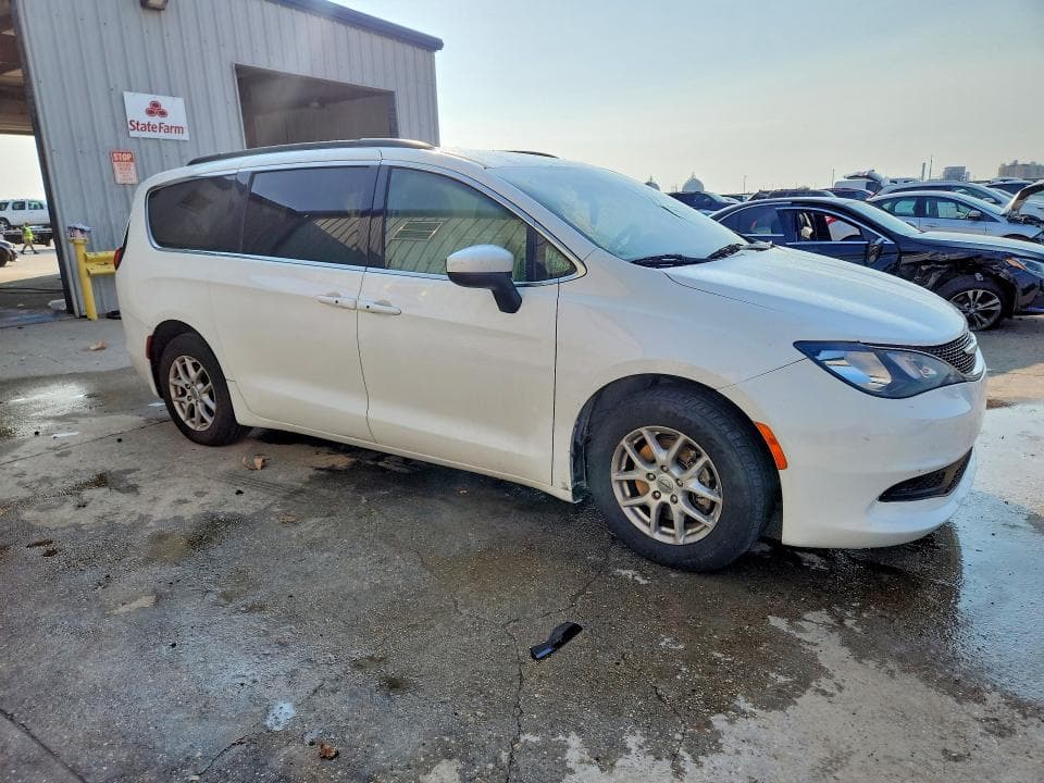 2021 CHRYSLER VOYAGER LXI 4