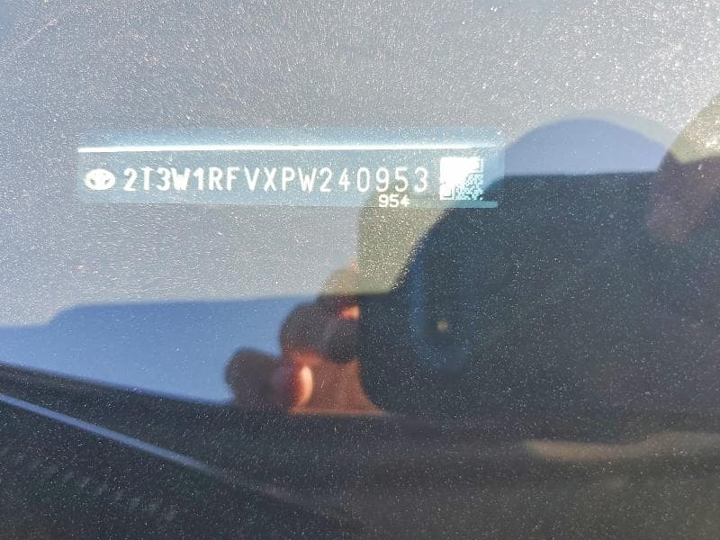 2023 TOYOTA RAV4 XLE 13