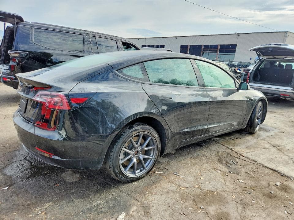 2023 TESLA MODEL 3 3