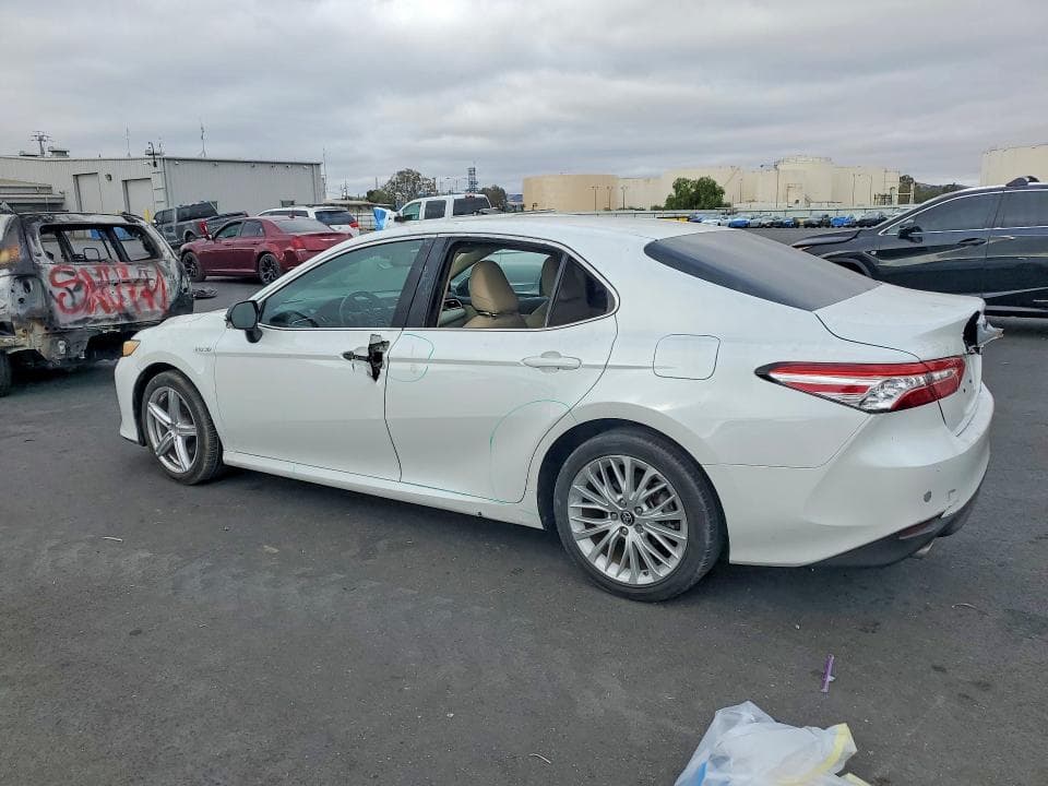 2018 TOYOTA CAMRY HYBRID XLE 2