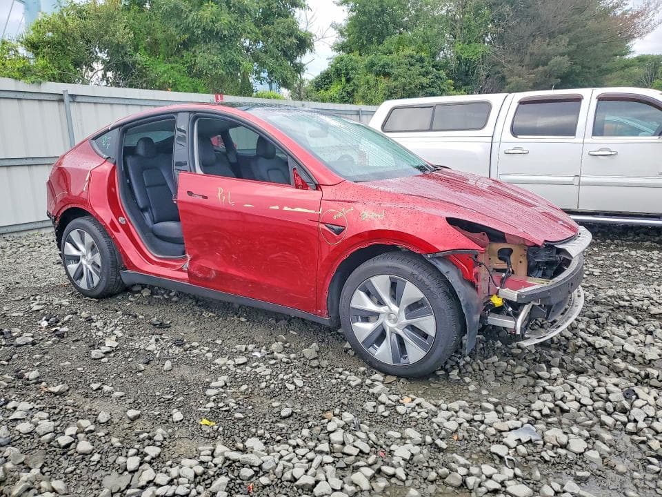 2024 TESLA MODEL Y 4
