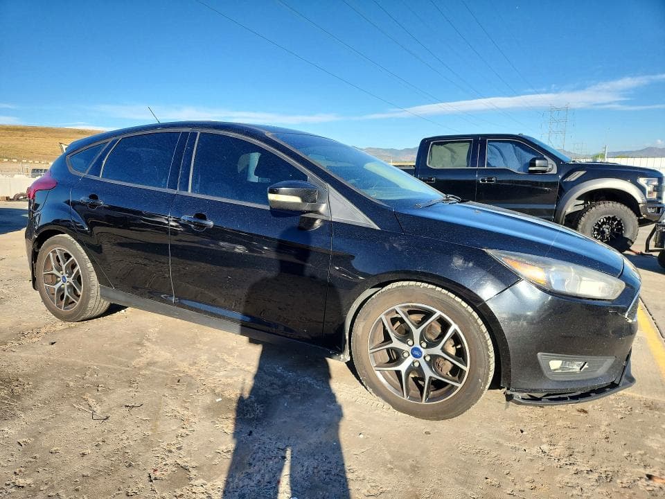 2017 FORD FOCUS SEL 4