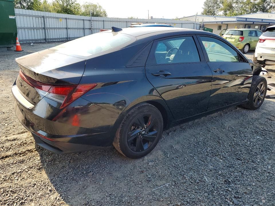 2022 HYUNDAI ELANTRA SEL 3