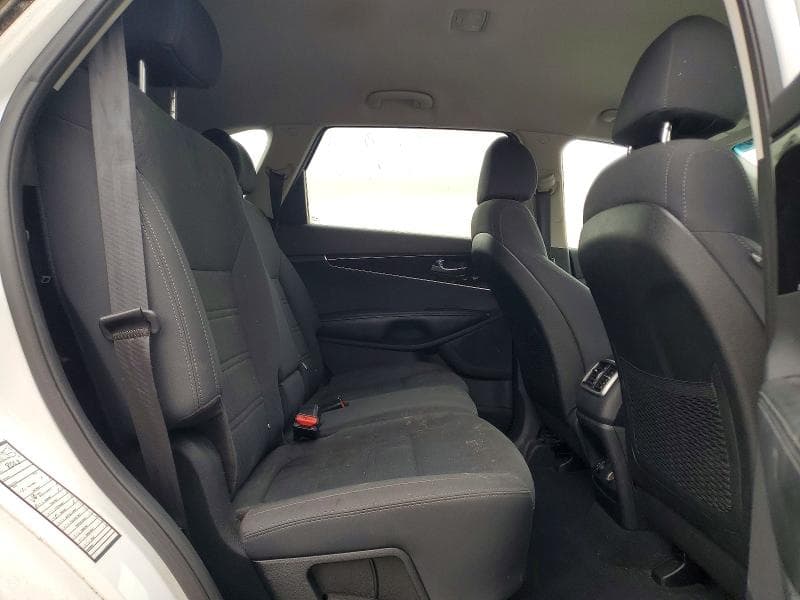 2018 KIA SORENTO LX V6 11