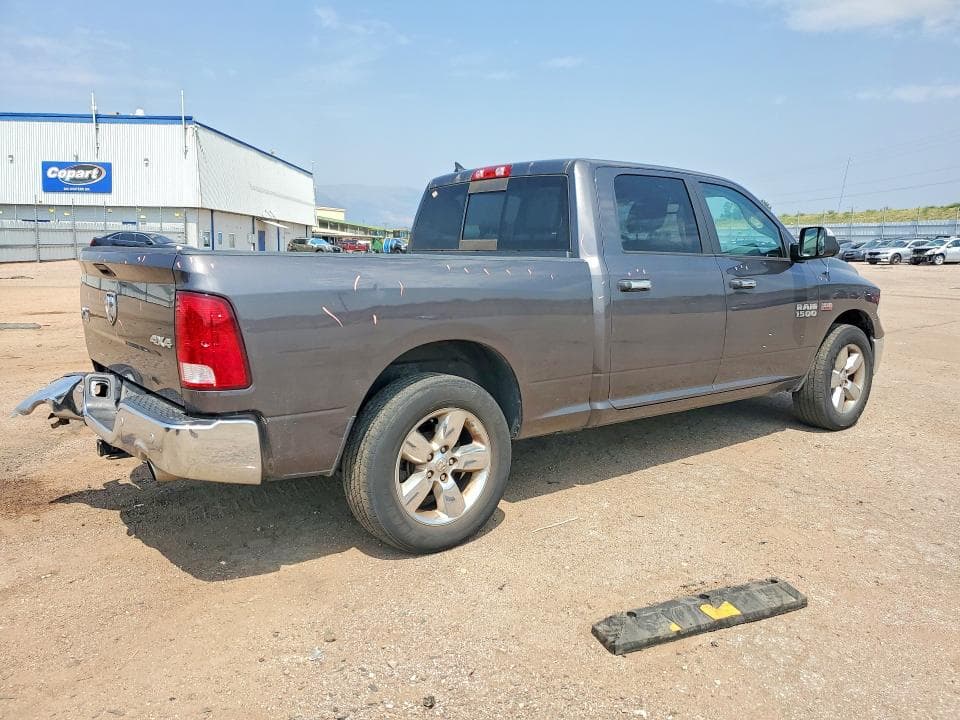 2018 RAM 1500 SLT 3