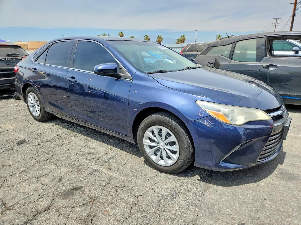 2017 TOYOTA CAMRY LE 4