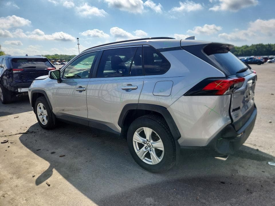 2019 TOYOTA RAV4 XLE 2