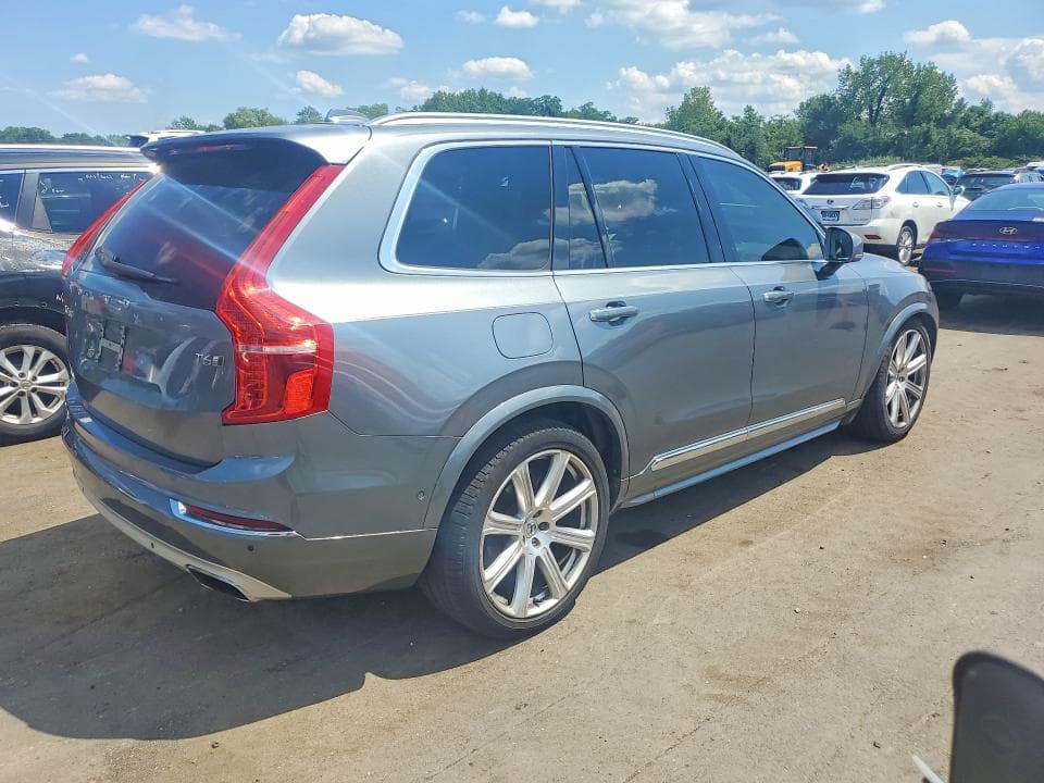 2017 VOLVO XC90 T6 3