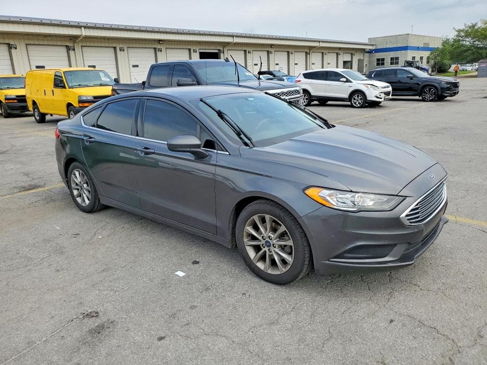 2017 FORD FUSION SE 4