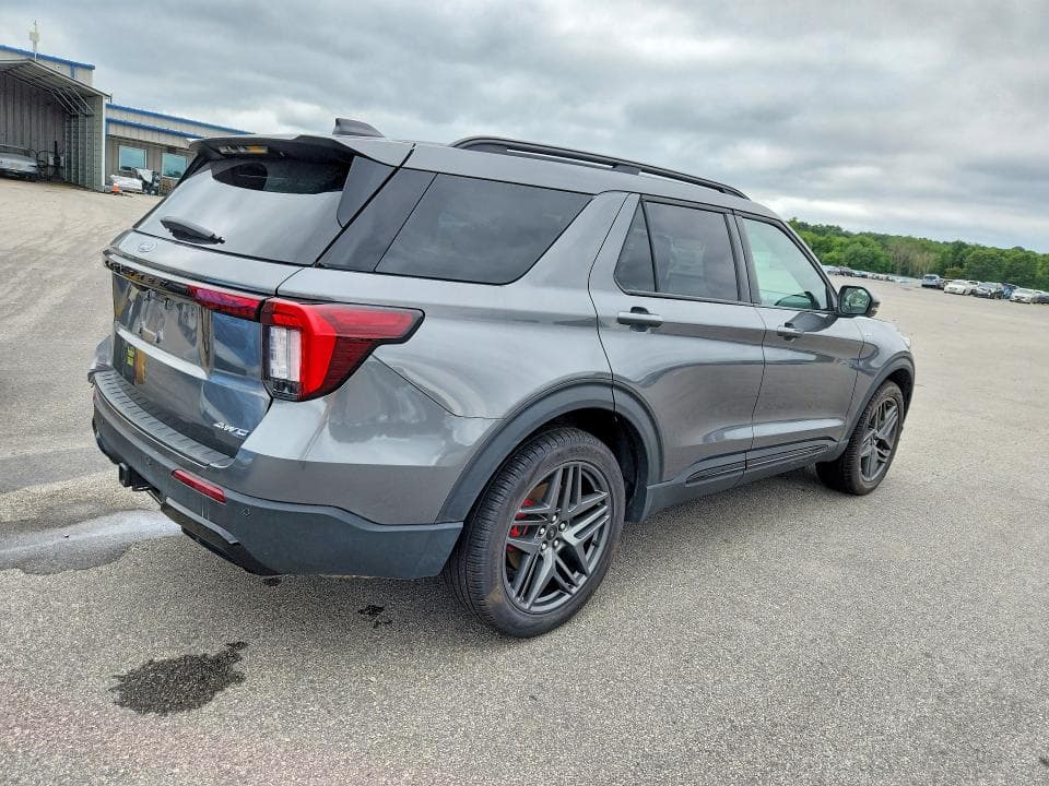 2026 FORD EXPLORER ST-LINE 3