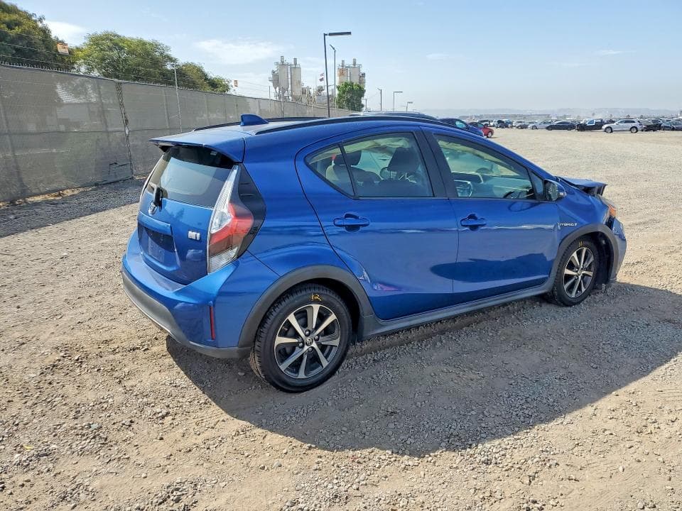 2018 TOYOTA PRIUS C THREE 3