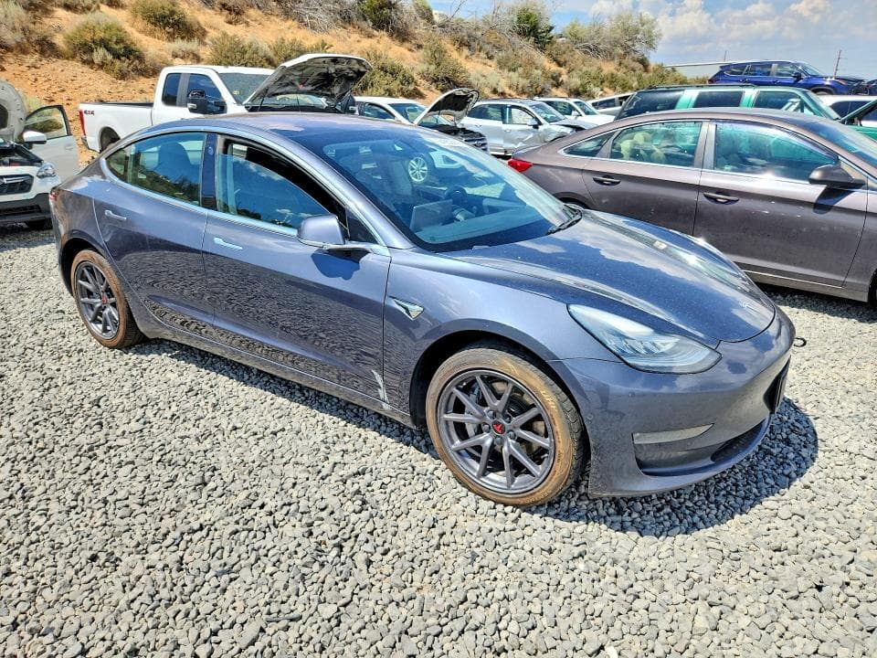 2018 TESLA MODEL 3 4