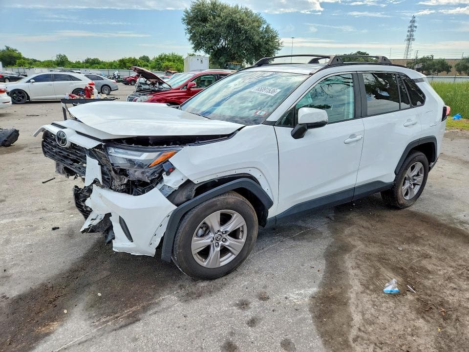 2024 TOYOTA RAV4 XLE