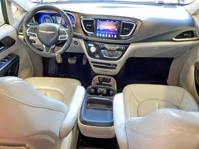 2017 CHRYSLER PACIFICA TOURING L 8
