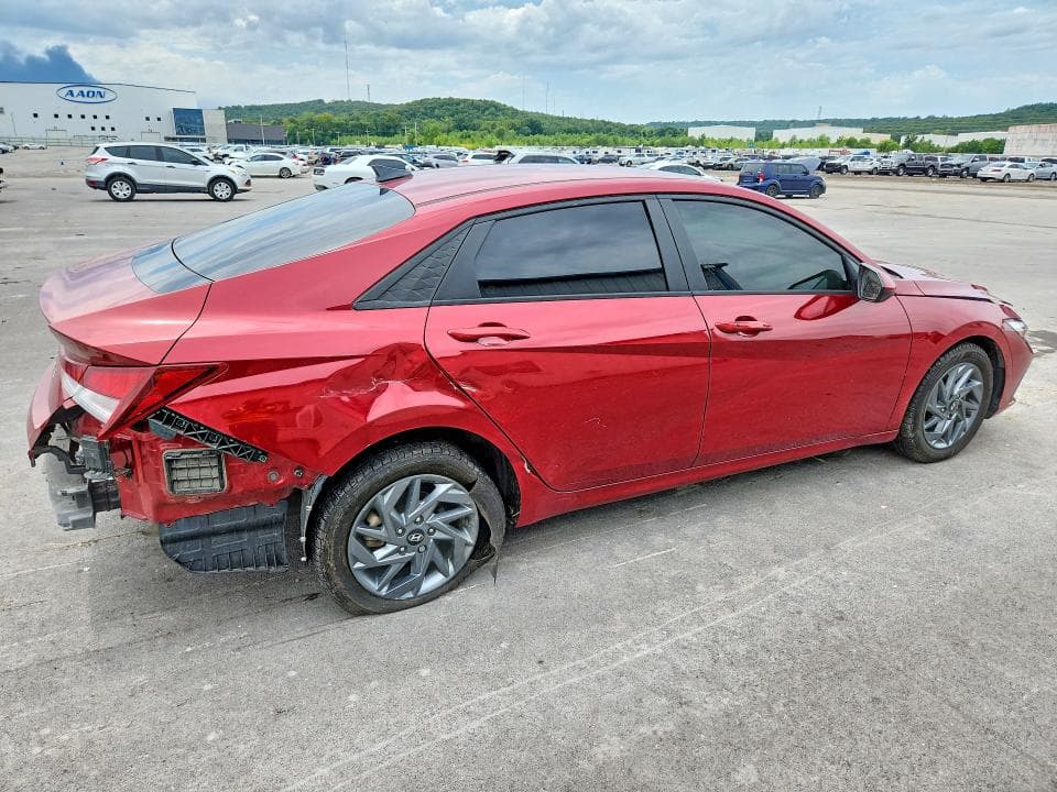 2024 HYUNDAI ELANTRA SEL 3