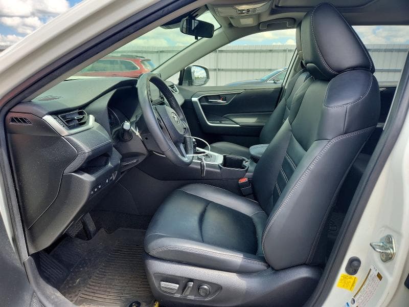 2022 TOYOTA RAV4 XLE PREMIUM 7