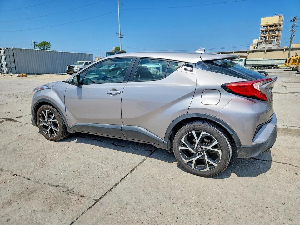 2018 TOYOTA C-HR XLE PREMIUM 2